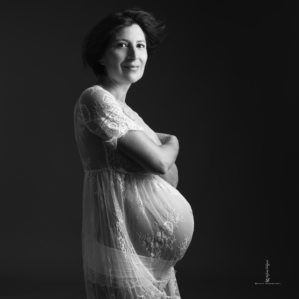 Photographe de portrait à toulon de grossesse, de femme enceinte